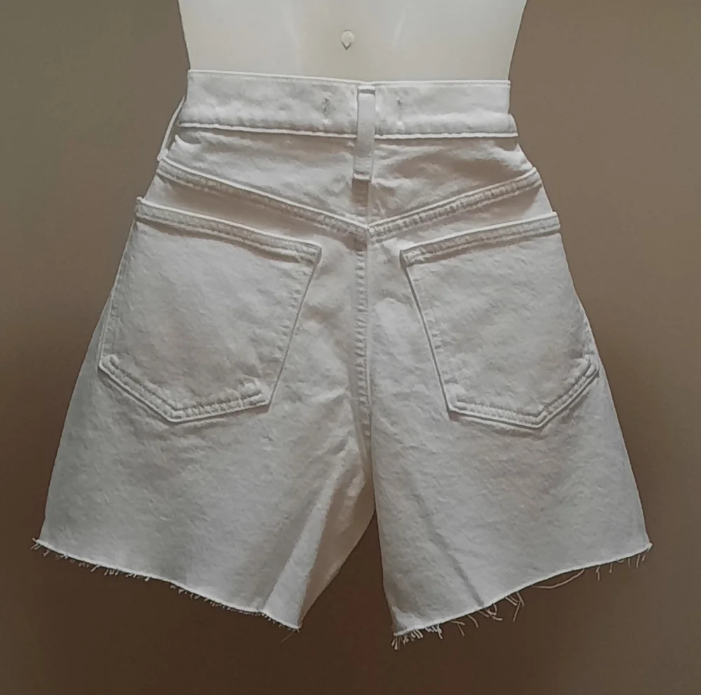 Madewell White Jean Shorts with Magic Pockets - Picture 11 of 16